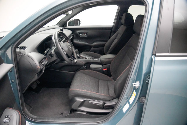 Certified 2025 Honda HR-V Sport image 12