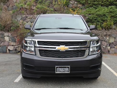 Used 2015 Chevrolet Suburban LT image 3