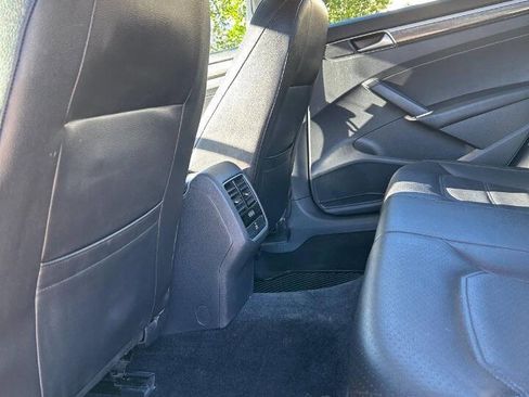 Used 2018 Volkswagen Passat 2.0T SE w/ SE Lighting Package image 35