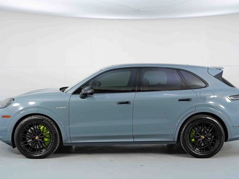 Used 2024 Porsche Cayenne Turbo image 52