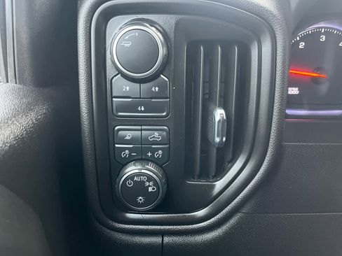 Used 2024 Chevrolet Silverado 2500 Custom w/ Custom Value Package image 27