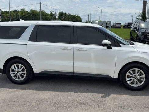 Used 2022 Kia Carnival LX FWD image 8