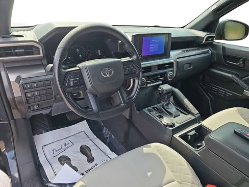 Used 2025 Toyota Tacoma SR5 AWD/4WD image 13