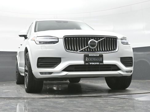 Used 2022 Volvo XC90 T6 Momentum w/ Climate Package image 22