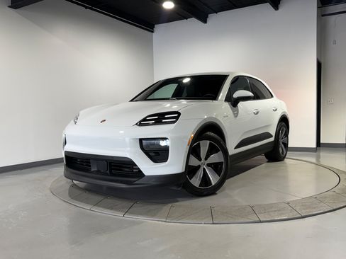 Used 2024 Porsche Macan 4 Electric AWD/4WD image 3