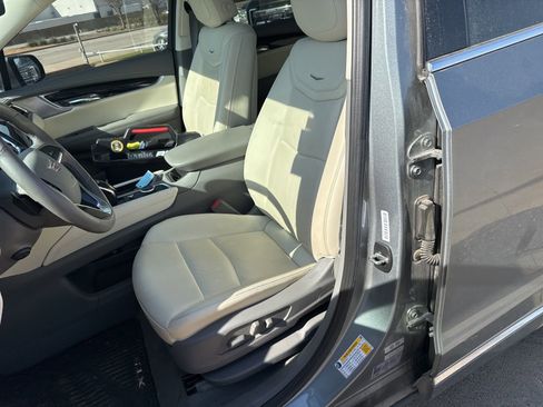 Used 2023 Cadillac XT6 Premium Luxury w/ Technology Package image 13