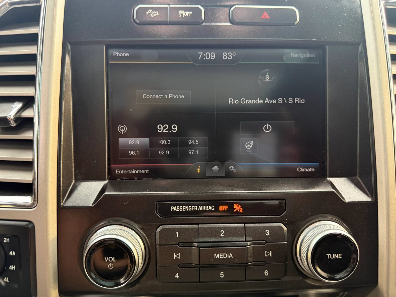 Used 2015 Ford F150 King Ranch w/ Equipment Group 601A Luxury AWD/4WD image 65