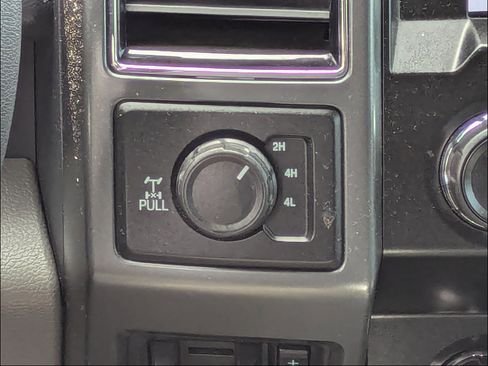 Used 2022 Ford F250 XLT w/ XLT Premium Package AWD/4WD image 30