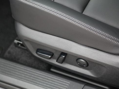 New 2025 Nissan Rogue SL w/ SL Premium Package FWD image 21