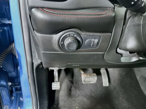 Used 2025 Dodge Durango GT AWD/4WD image 16