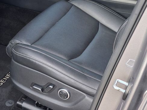 Used 2025 Genesis GV70 2.5T image 34