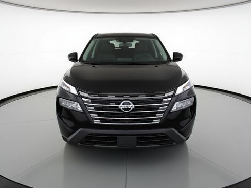 Used 2025 Nissan Rogue SV image 2