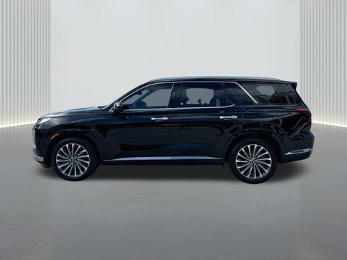 Used 2025 Hyundai Palisade Calligraphy FWD image 2