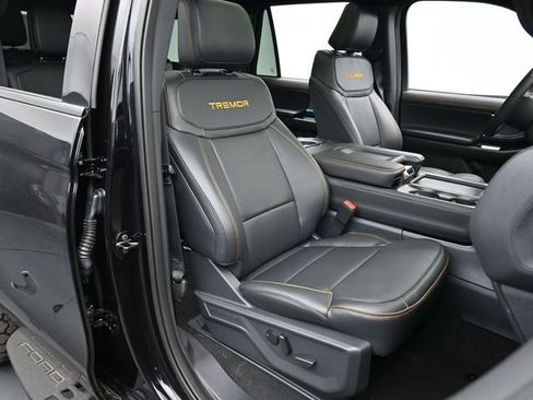 Used 2025 Ford Expedition Tremor image 29