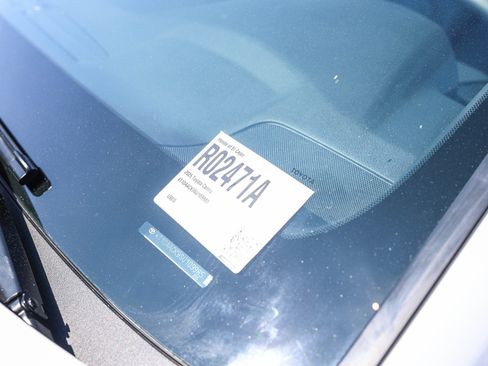 Used 2025 Toyota Camry XSE FWD image 30