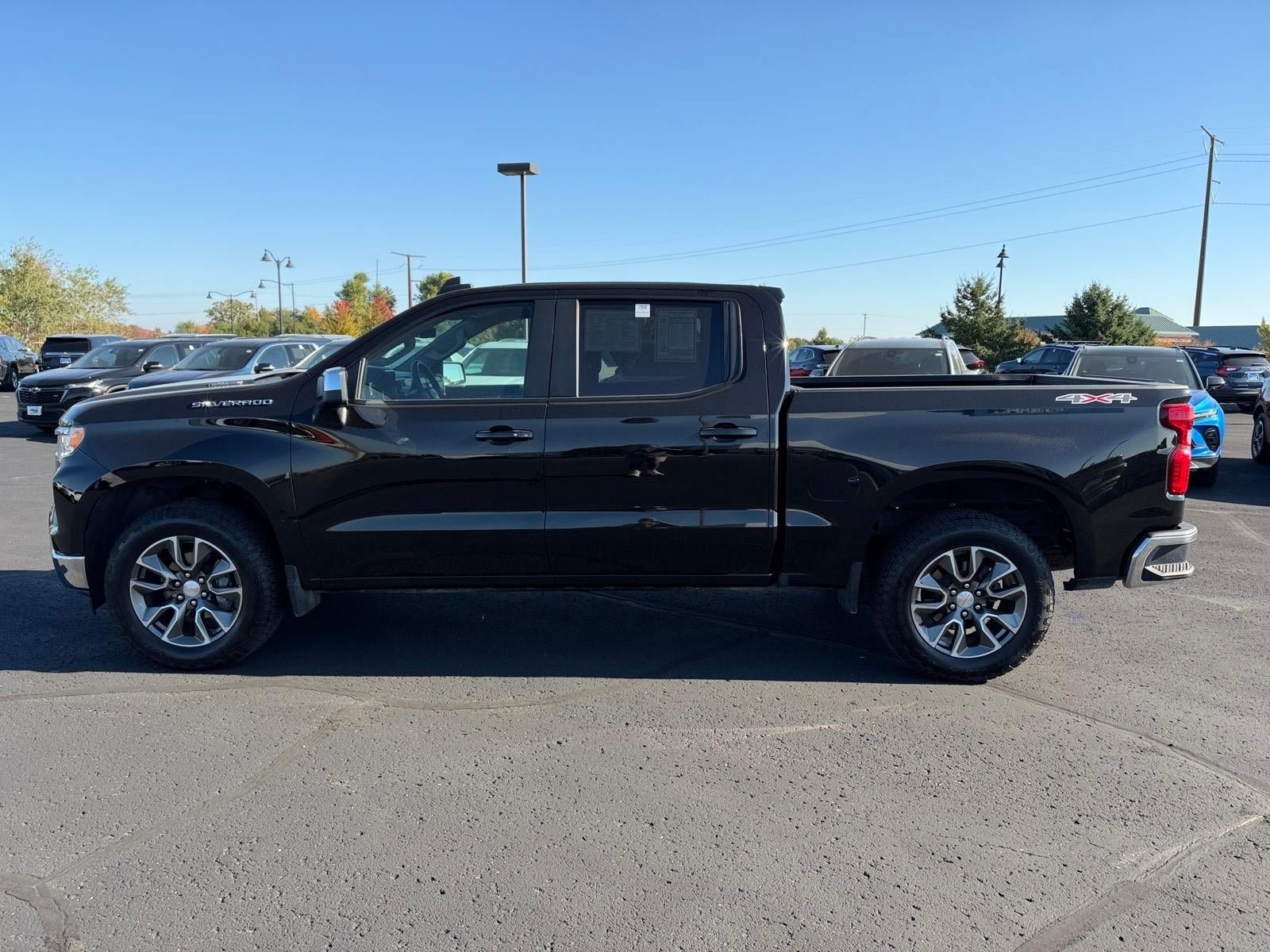 Used 2025 Chevrolet Silverado 1500 LT AWD/4WD image 2