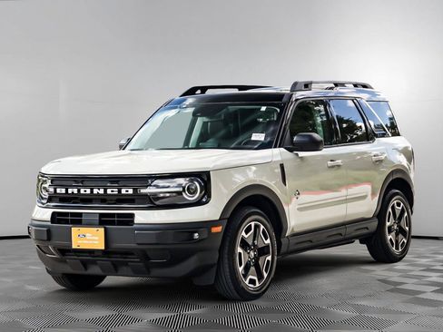 Used 2024 Ford Bronco Sport Outer Banks w/ Tech Package AWD/4WD image 8