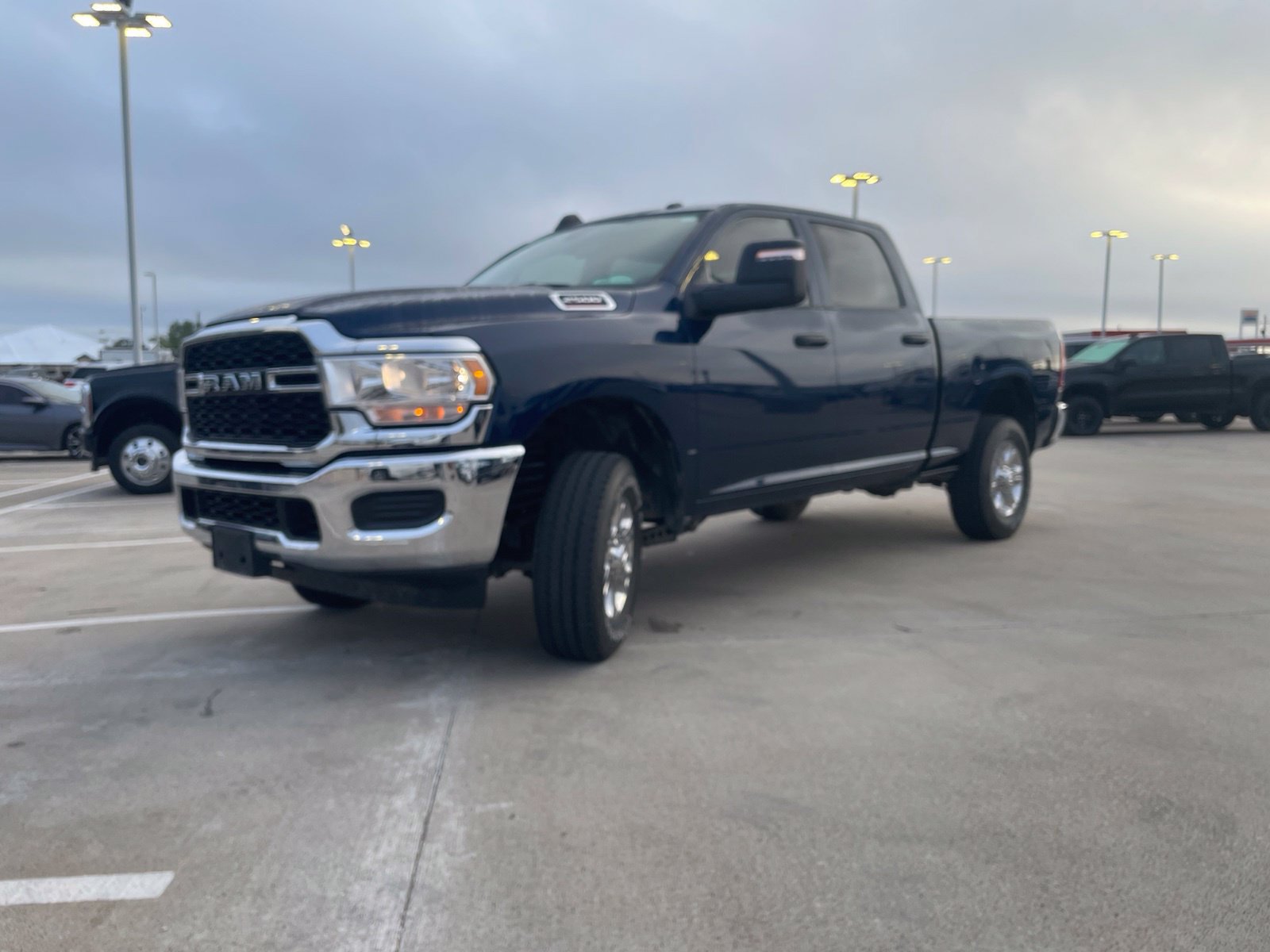 Used 2024 RAM 2500 Tradesman w/ Chrome Appearance Group AWD/4WD image 3