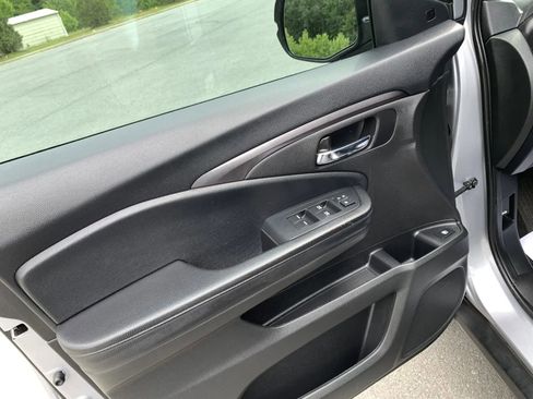 Used 2022 Honda Pilot Sport image 21