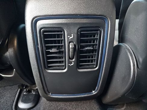 Used 2021 Jeep Grand Cherokee Laredo RWD image 20