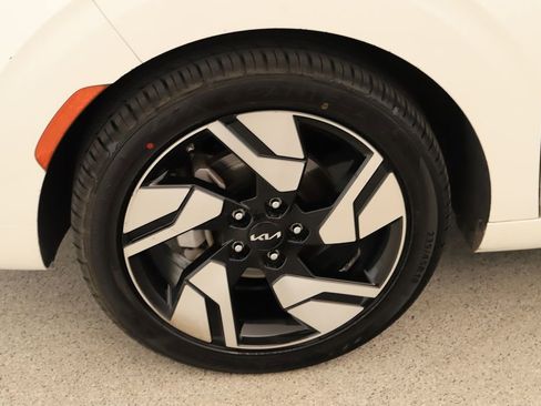 Used 2023 Kia Soul GT-Line image 29