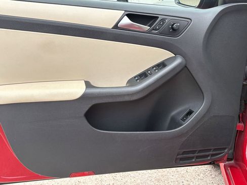 Used 2012 Volkswagen Jetta SE image 10