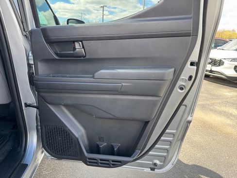Certified 2025 Toyota Tacoma SR5 AWD/4WD image 27
