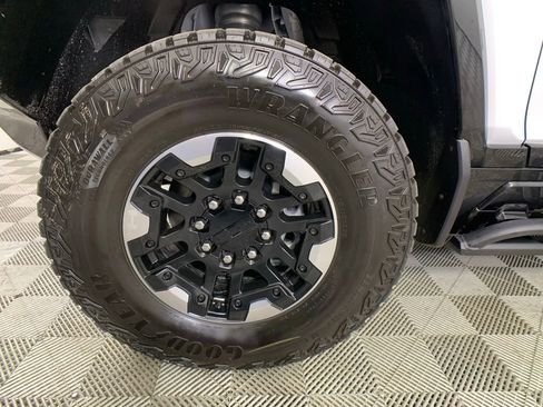 New 2025 GMC Hummer EV 3X w/ Extreme Off-Road Package image 13