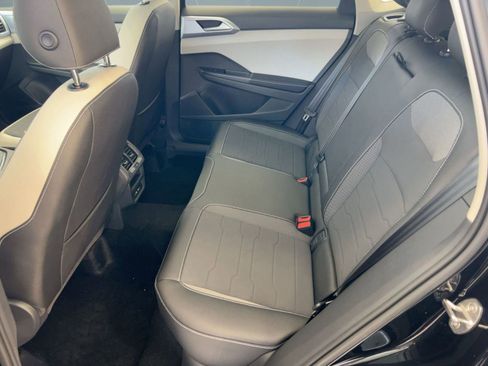 New 2026 Volkswagen Taos SE image 15