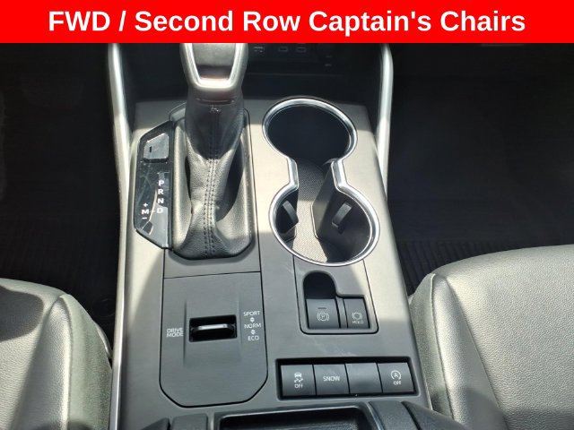 Used 2022 Toyota Highlander XLE FWD image 18
