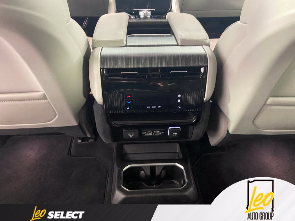 Used 2023 Jeep Wagoneer Series II w/ Premium Group I AWD/4WD image 20