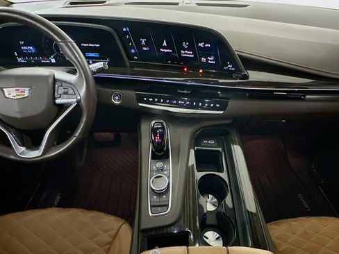 Used 2021 Cadillac Escalade Premium Luxury AWD/4WD image 27