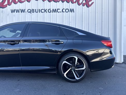Used 2019 Honda Accord Sport image 2