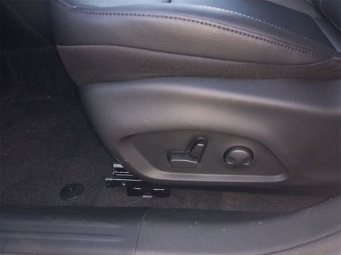 Used 2025 Jeep Compass Limited image 14