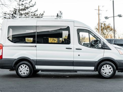 Used 2017 Ford Transit 150 XLT image 5