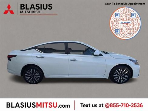 Used 2023 Nissan Altima 2.5 SV AWD/4WD image 10