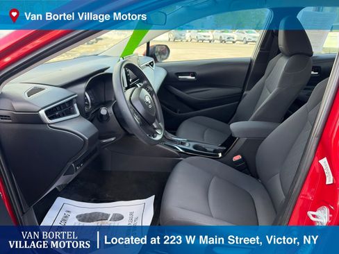 Used 2021 Toyota Corolla LE image 9