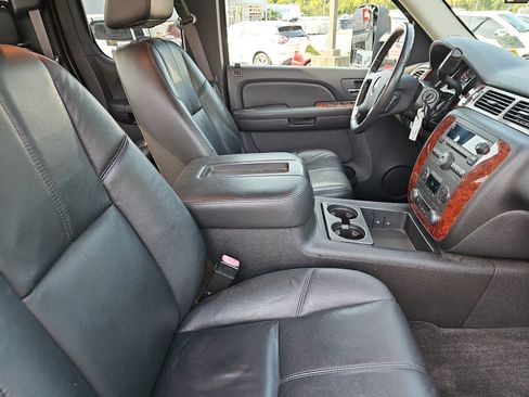 Used 2009 Chevrolet Silverado 3500 LTZ w/ LTZ Plus Package AWD/4WD image 10