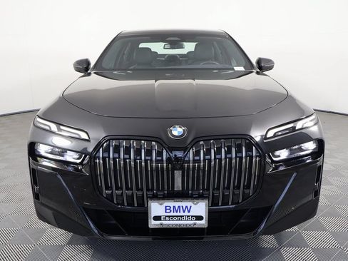Used 2025 BMW 740i RWD image 2