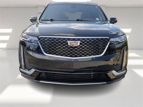 Certified 2025 Cadillac XT6 Premium Luxury image 8
