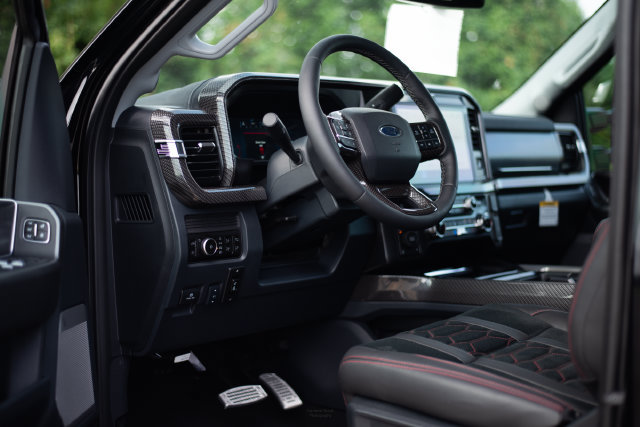 New 2026 Ford F250 Lariat w/ Black Appearance Package AWD/4WD image 21