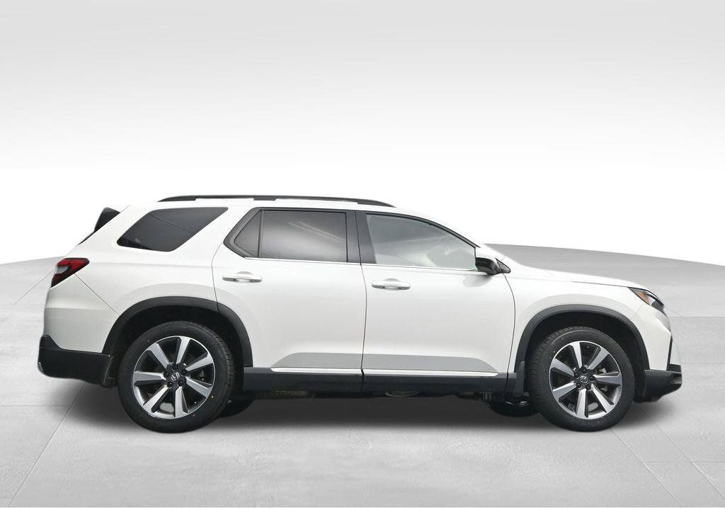 Used 2025 Honda Pilot Touring image 47
