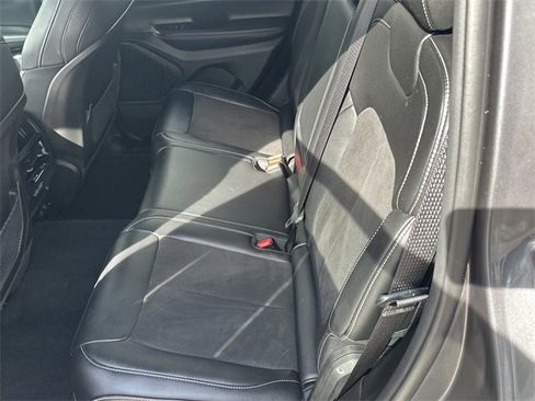 Used 2023 Jeep Grand Cherokee Altitude image 28