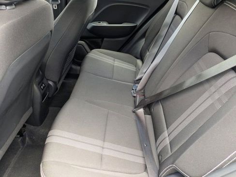 Used 2025 Hyundai Venue SEL FWD image 27