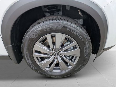 New 2026 Nissan Pathfinder SV w/ Cargo Package FWD image 9