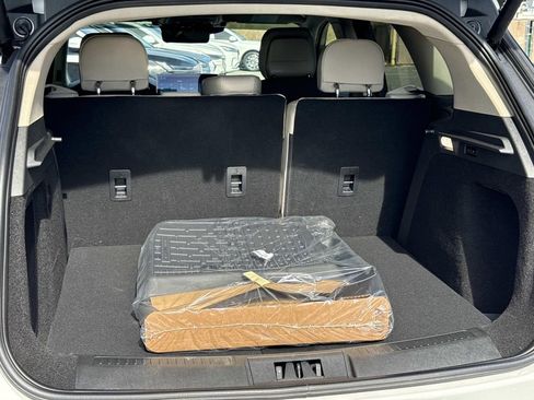 New 2026 Lincoln Corsair Reserve image 11