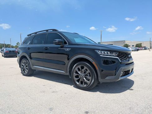 Certified 2022 Kia Sorento X-Line EX AWD/4WD image 2