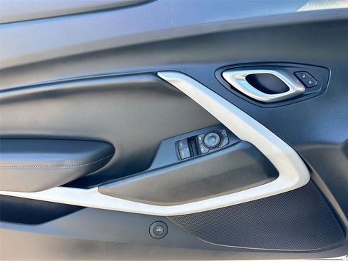 Used 2019 Chevrolet Camaro LT image 18