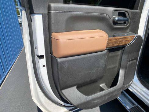 Used 2022 Chevrolet Silverado 3500 High Country image 46