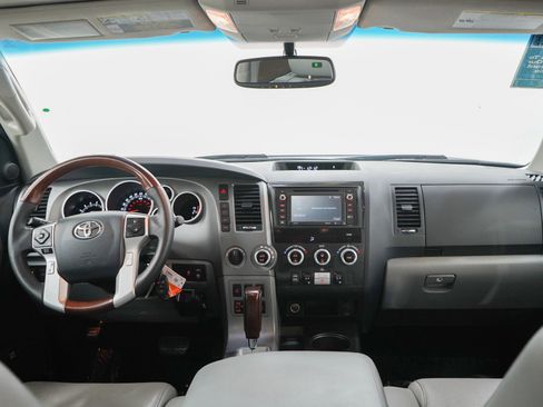 Used 2017 Toyota Sequoia Platinum AWD/4WD image 15